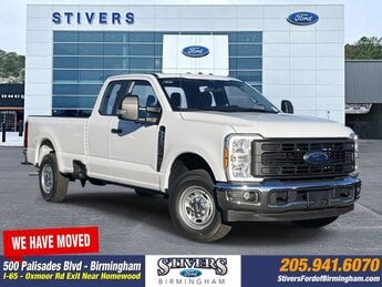 2025 Oxford White Ford Super Duty F-250 SRW XL 4 Door Automatic 6.8L V8 Engine Truck