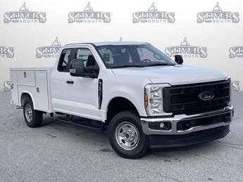 2024 Oxford White Ford Super Duty F-250 SRW XL Automatic 4X4 6.8L V8 Engine Truck