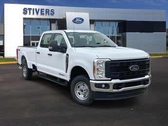2025 Oxford White Ford Super Duty F-350 SRW XL 4X4 Power Stroke 6.7L V8 DI 32V OHV Turbodiesel Engine Truck