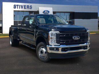 2025 Ford Super Duty F-350 DRW XL Power Stroke 6.7L V8 DI 32V OHV Turbodiesel Engine Automatic Truck 4 Door 4X4