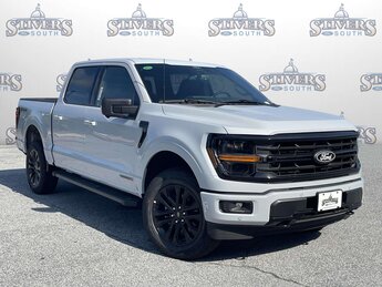 2025 White Metallic Ford F-150 XLT 4X4 4 Door Truck