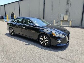 2020 Nissan Altima 2.5 SL Automatic (CVT) FWD Sedan 2.5L 4-Cylinder DOHC 16V Engine 4 Door