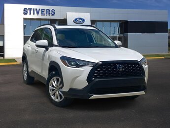 2022 White Toyota Corolla Cross LE 4 Door FWD SUV Automatic (CVT)
