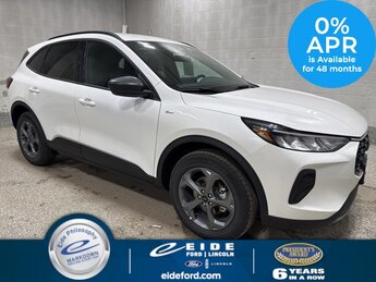 2025 Star White Metallic Tri-Coat Ford Escape ST-Line AWD 4 Door Automatic 1.5L EcoBoost Engine