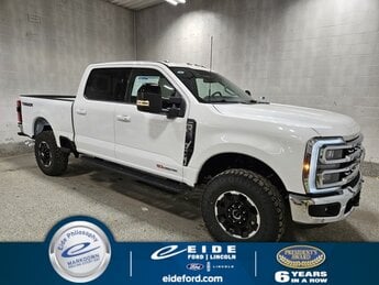 2025 Star White Metallic Tri-Coat Ford Super Duty F-350 SRW Lariat Truck 4 Door 6.7L High Output Power Stroke V8 Diesel Engine 4X4