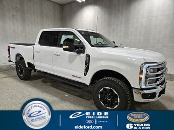 2025 Star White Metallic Tri-Coat Ford Super Duty F-350 SRW Lariat Truck 4 Door 6.7L High Output Power Stroke V8 Diesel Engine 4X4
