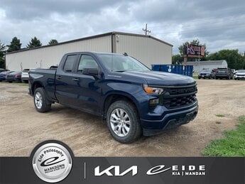 2022 Northsky Blue Metallic Chevrolet Silverado 1500 Custom 4X4 4 Door Truck Automatic