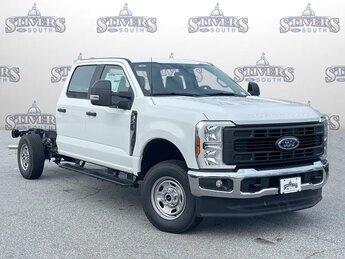 2025 Ford Super Duty F-250 SRW XL 4X4 6.8L V8 Engine 4 Door Automatic Truck