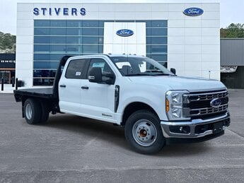 2025 Oxford White Ford Super Duty F-350 DRW XL 4 Door Power Stroke 6.7L V8 DI 32V OHV Turbodiesel Engine Automatic
