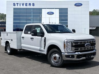 2025 Ford Super Duty F-350 DRW XL 4 Door Truck Power Stroke 6.7L V8 DI 32V OHV Turbodiesel Engine Automatic