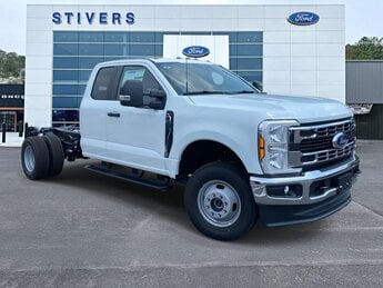 2025 Ford Super Duty F-350 DRW XL 7.3L V8 PFI OHV 16V Federal 335hp Engine Automatic 4X4