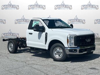 2025 Ford Super Duty F-250 SRW XL 6.8L V8 Engine RWD 2 Door Truck Automatic