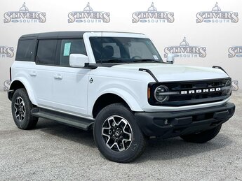 2025 Oxford White Ford Bronco Outer Banks 4X4 4 Door Automatic SUV 2.3L EcoBoost I-4 Engine