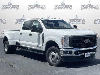 2025 Oxford White Ford Super Duty F-350 DRW XL Truck 4X4 Power Stroke 6.7L V8 DI 32V OHV Turbodiesel Engine Automatic