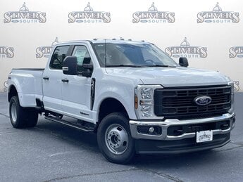 2025 Oxford White Ford Super Duty F-350 DRW XL 4X4 4 Door Power Stroke 6.7L V8 DI 32V OHV Turbodiesel Engine Truck