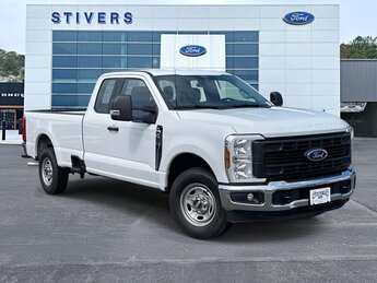 2025 Ford Super Duty F-250 SRW XL Truck 4 Door 6.8L V8 Engine RWD