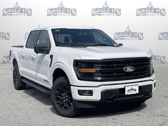2025 Oxford White Ford F-150 XLT Automatic 4X4 4 Door 3.5L PowerBoost Full-Hybrid V6 Engine Truck