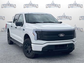 2025 Oxford White Ford F-150 Lightning XLT 4 Door AWD Electric Motor Engine