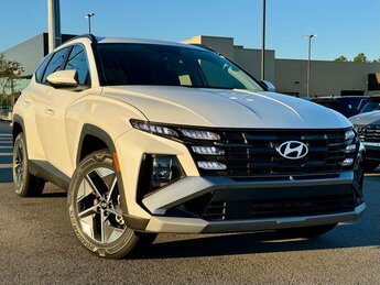 2025 Serenity White Pearl Hyundai Tucson SEL 2.5L I4 DGI DOHC 16V LEV3-SULEV30 187hp Engine AWD 4 Door Automatic SUV