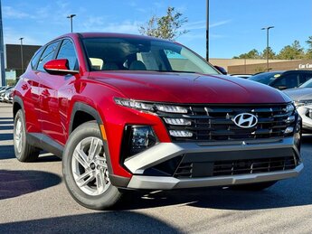 2025 Hyundai Tucson SE FWD SUV 4 Door 2.5L I4 DGI DOHC 16V LEV3-SULEV30 187hp Engine Automatic