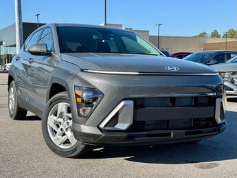 2025 Hyundai Kona SE Automatic (CVT) SUV 4 Door FWD 2.0L I4 DOHC 16V Engine