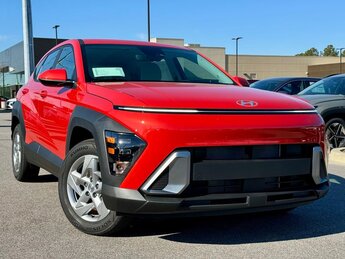 2025 Soultronic Orange Pearl Hyundai Kona SE 4 Door FWD 2.0L I4 DOHC 16V Engine