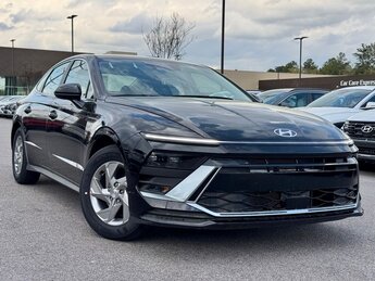 2025 Abyss Black Hyundai Sonata SE I4 Engine FWD Car Automatic 4 Door