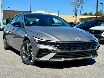 2025 Fluid Metal Hyundai Elantra SEL Sport 4 Door FWD Automatic (CVT) Car I4 Engine