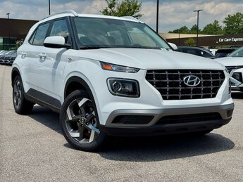 2025 Lunar White Hyundai Venue SEL I4 Engine SUV FWD
