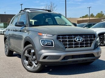 2025 Ecotronic Gray w/Black Roof Hyundai Venue Limited 4 Door FWD Automatic (CVT) SUV I4 Engine