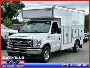 2026 Oxford White Ford E-Series Cutaway E-350 SRW 138 WB 2 Door Automatic Specialty Vehicle Cutaway