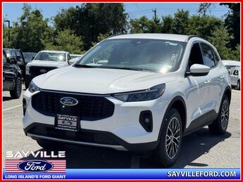 2025 Star White Metallic Tri-Coat Ford Escape PHEV FWD Automatic